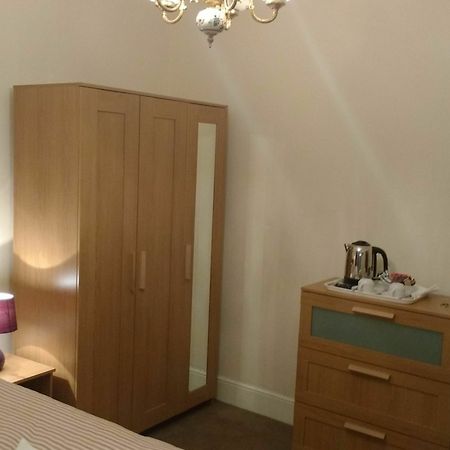 Acton Lodge Guest House Лондон Экстерьер фото