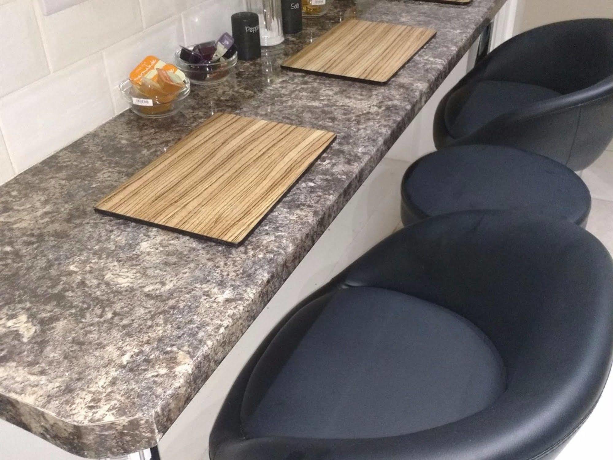 Acton Lodge Guest House Лондон Экстерьер фото