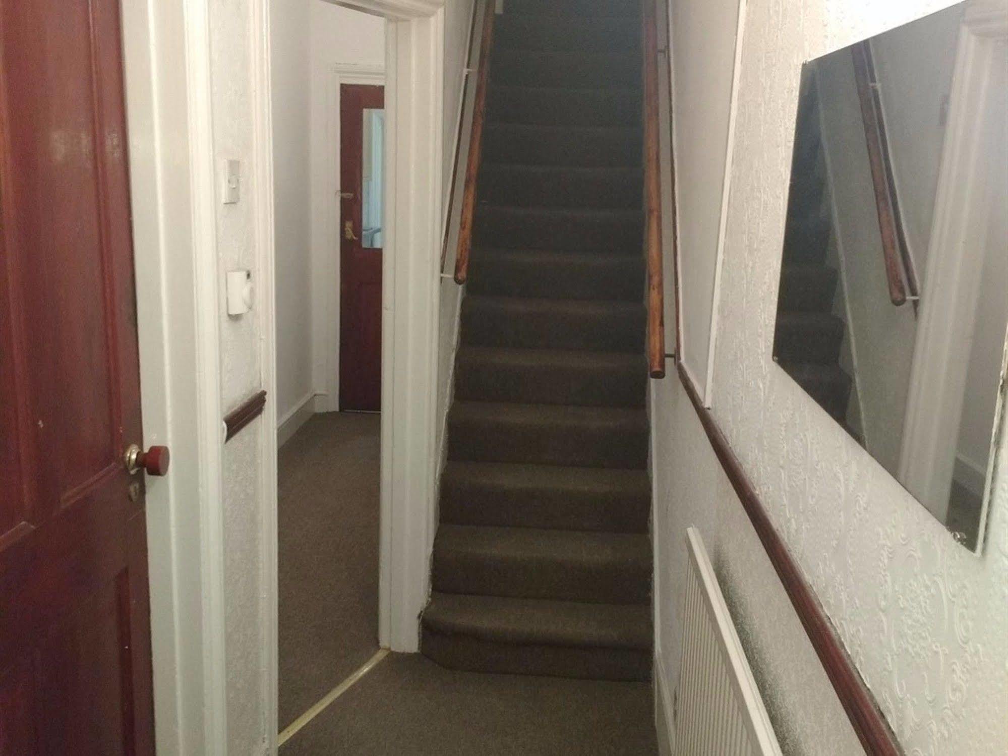 Acton Lodge Guest House Лондон Экстерьер фото