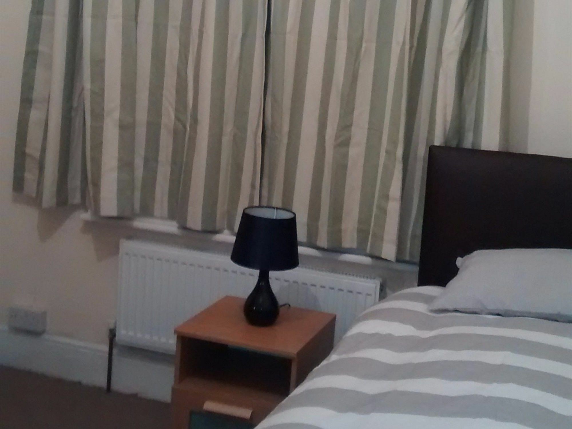Acton Lodge Guest House Лондон Экстерьер фото
